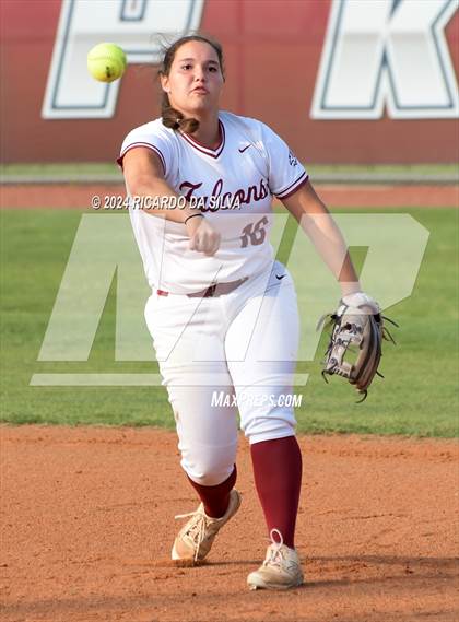 Thumbnail 1 in Tompkins vs Memorial (UIL Softball 6A Region 3 Area) photogallery.