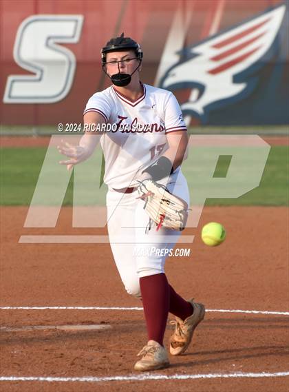 Thumbnail 3 in Tompkins vs Memorial (UIL Softball 6A Region 3 Area) photogallery.