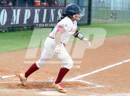 Thumbnail 3 in Tompkins vs Memorial (UIL Softball 6A Region 3 Area) photogallery.
