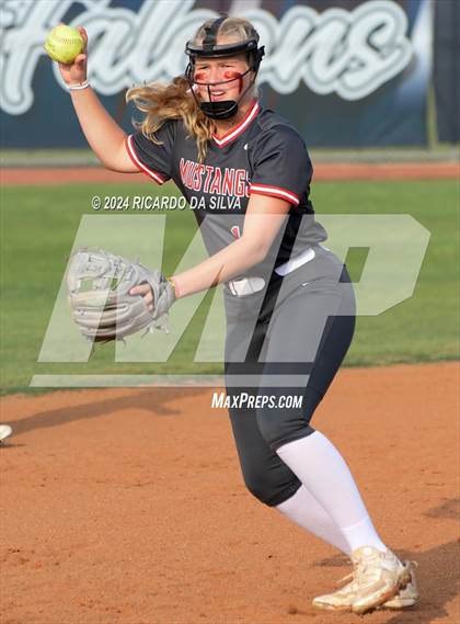 Thumbnail 3 in Tompkins vs Memorial (UIL Softball 6A Region 3 Area) photogallery.