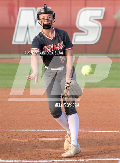 Thumbnail 2 in Tompkins vs Memorial (UIL Softball 6A Region 3 Area) photogallery.