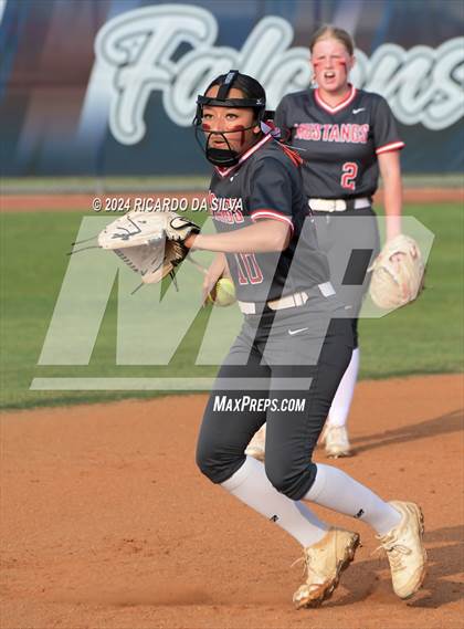 Thumbnail 1 in Tompkins vs Memorial (UIL Softball 6A Region 3 Area) photogallery.