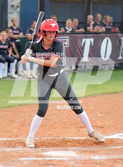 Thumbnail 3 in Tompkins vs Memorial (UIL Softball 6A Region 3 Area) photogallery.