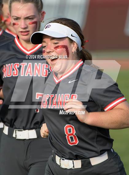 Thumbnail 3 in Tompkins vs Memorial (UIL Softball 6A Region 3 Area) photogallery.
