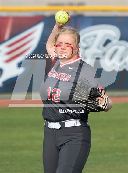 Thumbnail 3 in Tompkins vs Memorial (UIL Softball 6A Region 3 Area) photogallery.