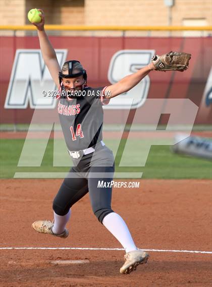 Thumbnail 1 in Tompkins vs Memorial (UIL Softball 6A Region 3 Area) photogallery.