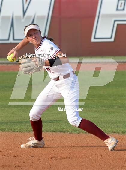 Thumbnail 3 in Tompkins vs Memorial (UIL Softball 6A Region 3 Area) photogallery.