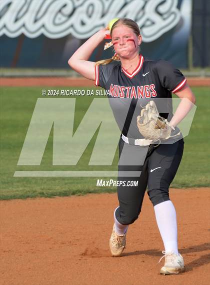 Thumbnail 3 in Tompkins vs Memorial (UIL Softball 6A Region 3 Area) photogallery.