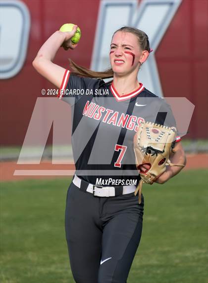 Thumbnail 2 in Tompkins vs Memorial (UIL Softball 6A Region 3 Area) photogallery.