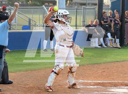 Thumbnail 2 in Tompkins vs Memorial (UIL Softball 6A Region 3 Area) photogallery.