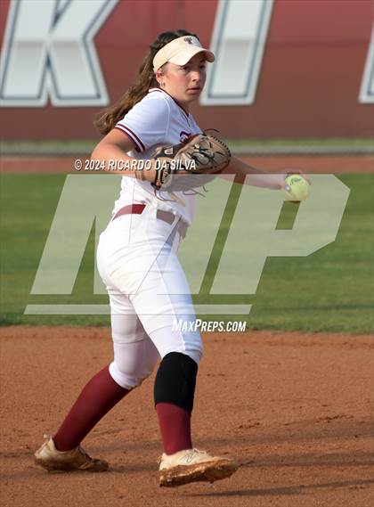Thumbnail 1 in Tompkins vs Memorial (UIL Softball 6A Region 3 Area) photogallery.