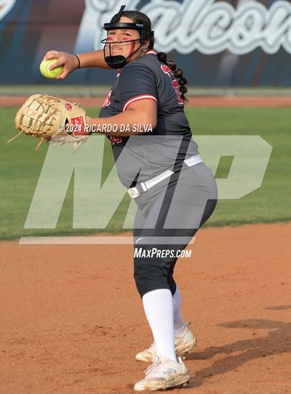 Thumbnail 3 in Tompkins vs Memorial (UIL Softball 6A Region 3 Area) photogallery.