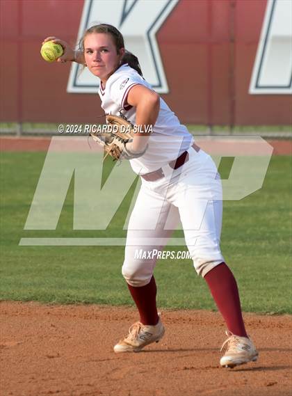 Thumbnail 3 in Tompkins vs Memorial (UIL Softball 6A Region 3 Area) photogallery.
