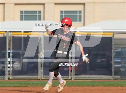 Thumbnail 1 in Tompkins vs Memorial (UIL Softball 6A Region 3 Area) photogallery.