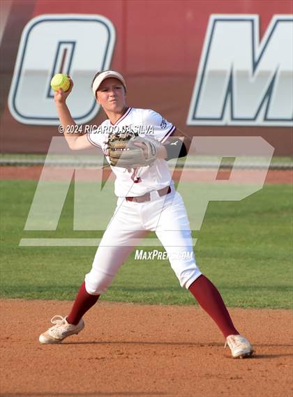 Thumbnail 1 in Tompkins vs Memorial (UIL Softball 6A Region 3 Area) photogallery.