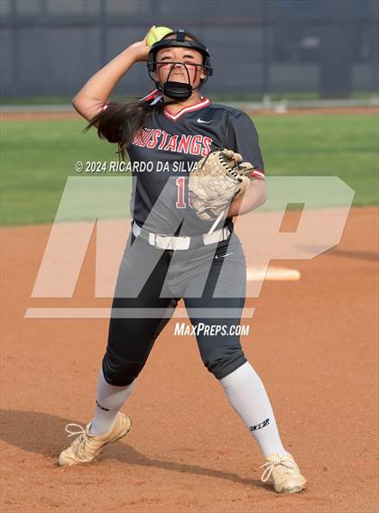 Thumbnail 3 in Tompkins vs Memorial (UIL Softball 6A Region 3 Area) photogallery.