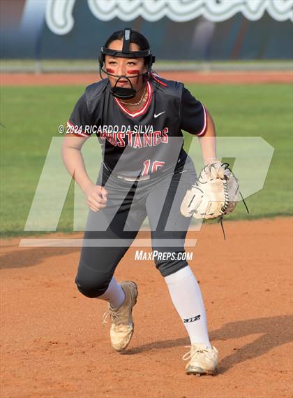Thumbnail 3 in Tompkins vs Memorial (UIL Softball 6A Region 3 Area) photogallery.