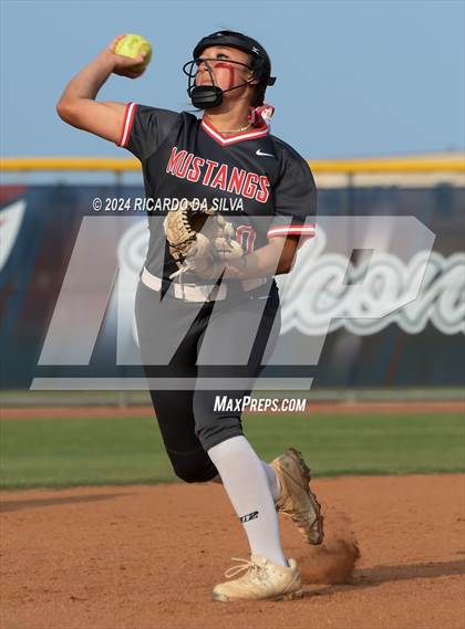 Thumbnail 2 in Tompkins vs Memorial (UIL Softball 6A Region 3 Area) photogallery.