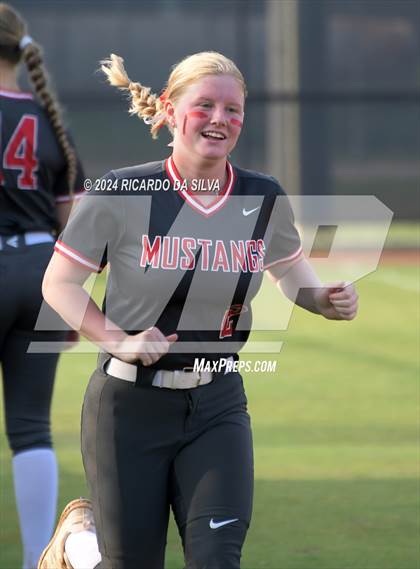 Thumbnail 2 in Tompkins vs Memorial (UIL Softball 6A Region 3 Area) photogallery.