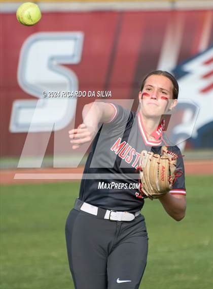 Thumbnail 1 in Tompkins vs Memorial (UIL Softball 6A Region 3 Area) photogallery.