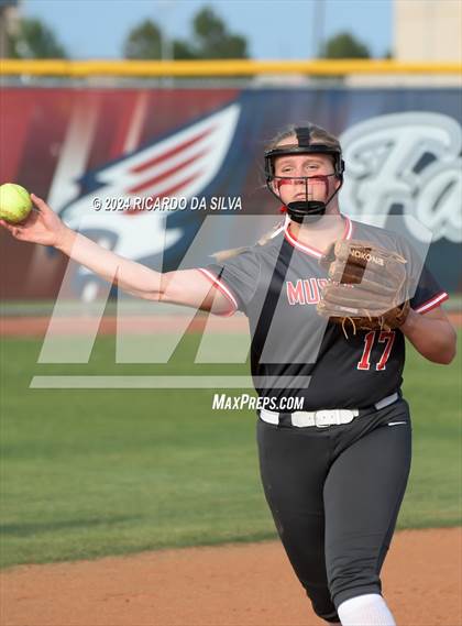 Thumbnail 1 in Tompkins vs Memorial (UIL Softball 6A Region 3 Area) photogallery.