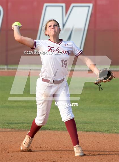 Thumbnail 1 in Tompkins vs Memorial (UIL Softball 6A Region 3 Area) photogallery.