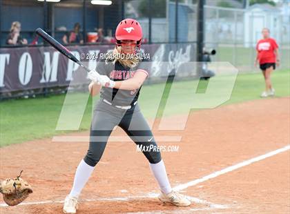 Thumbnail 3 in Tompkins vs Memorial (UIL Softball 6A Region 3 Area) photogallery.