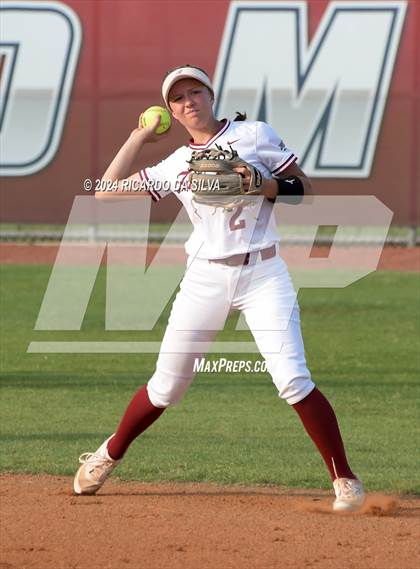 Thumbnail 1 in Tompkins vs Memorial (UIL Softball 6A Region 3 Area) photogallery.