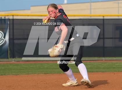 Thumbnail 3 in Tompkins vs Memorial (UIL Softball 6A Region 3 Area) photogallery.