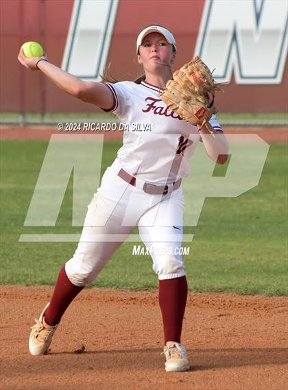 Thumbnail 3 in Tompkins vs Memorial (UIL Softball 6A Region 3 Area) photogallery.