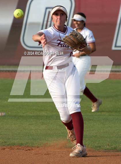 Thumbnail 1 in Tompkins vs Memorial (UIL Softball 6A Region 3 Area) photogallery.