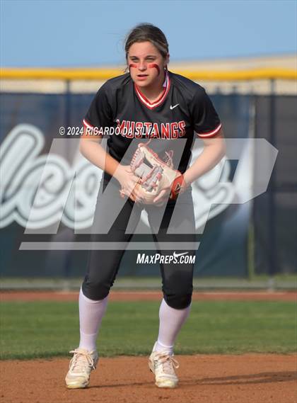 Thumbnail 3 in Tompkins vs Memorial (UIL Softball 6A Region 3 Area) photogallery.