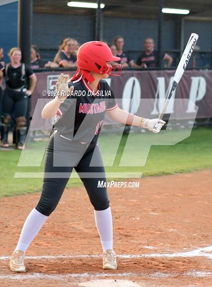Thumbnail 3 in Tompkins vs Memorial (UIL Softball 6A Region 3 Area) photogallery.