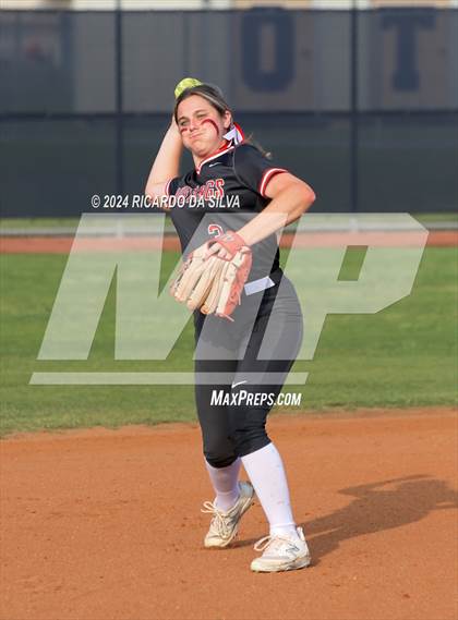 Thumbnail 2 in Tompkins vs Memorial (UIL Softball 6A Region 3 Area) photogallery.