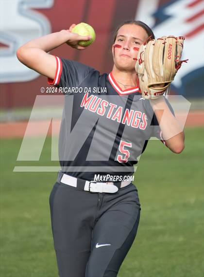 Thumbnail 3 in Tompkins vs Memorial (UIL Softball 6A Region 3 Area) photogallery.