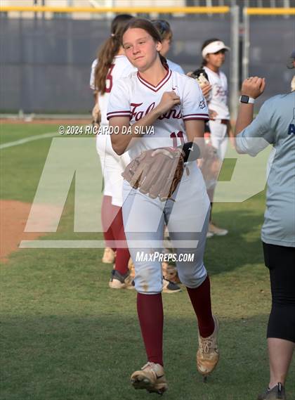 Thumbnail 2 in Tompkins vs Memorial (UIL Softball 6A Region 3 Area) photogallery.