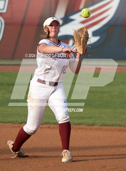 Thumbnail 2 in Tompkins vs Memorial (UIL Softball 6A Region 3 Area) photogallery.