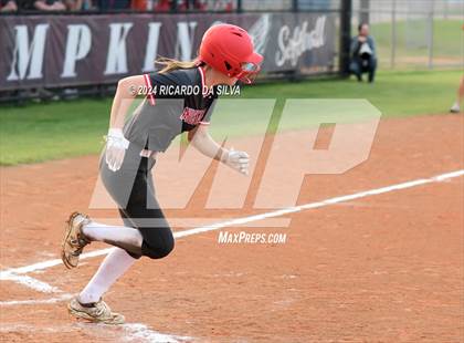 Thumbnail 2 in Tompkins vs Memorial (UIL Softball 6A Region 3 Area) photogallery.