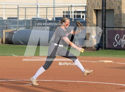 Thumbnail 1 in Tompkins vs Memorial (UIL Softball 6A Region 3 Area) photogallery.
