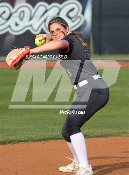 Thumbnail 2 in Tompkins vs Memorial (UIL Softball 6A Region 3 Area) photogallery.