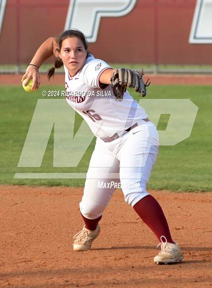 Thumbnail 2 in Tompkins vs Memorial (UIL Softball 6A Region 3 Area) photogallery.