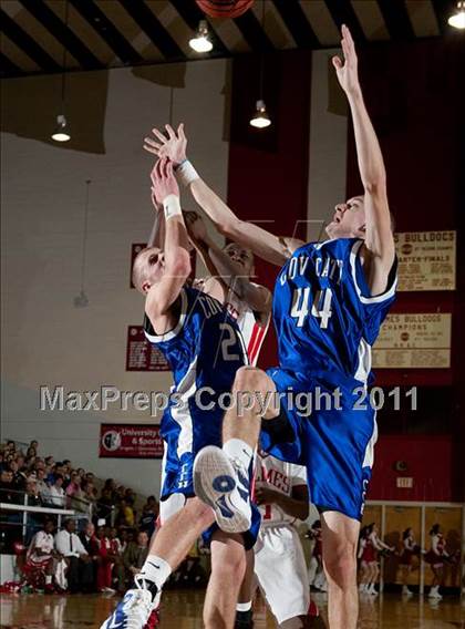 Thumbnail 2 in Covington Catholic vs. Holmes (35th District Championship) photogallery.