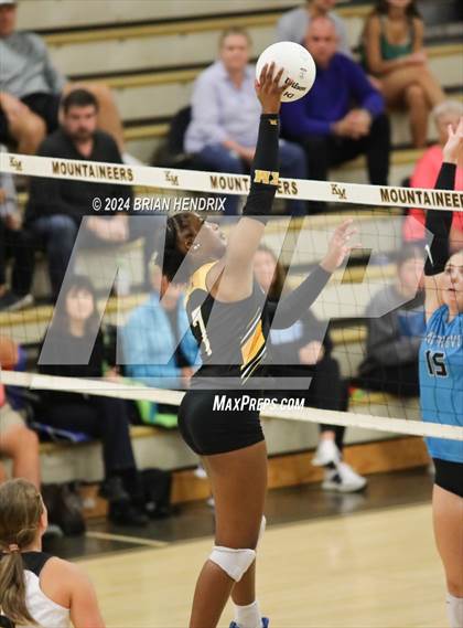 Thumbnail 3 in Oak Grove @ Kings Mountain (NCHSAA 3A Playoffs - 3rd Round) photogallery.