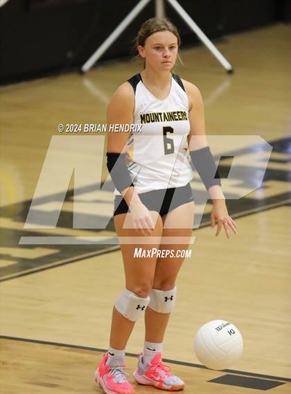 Thumbnail 1 in Oak Grove @ Kings Mountain (NCHSAA 3A Playoffs - 3rd Round) photogallery.