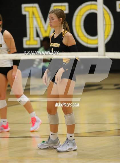 Thumbnail 1 in Oak Grove @ Kings Mountain (NCHSAA 3A Playoffs - 3rd Round) photogallery.
