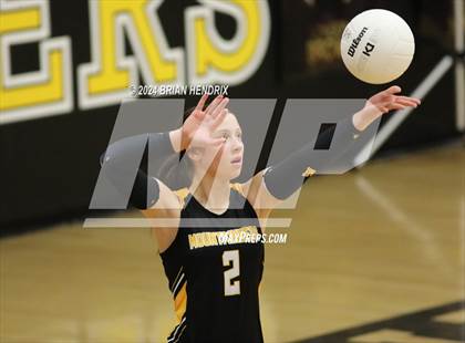 Thumbnail 1 in Oak Grove @ Kings Mountain (NCHSAA 3A Playoffs - 3rd Round) photogallery.