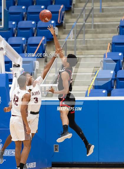 Thumbnail 3 in Marshall vs Churchill photogallery.