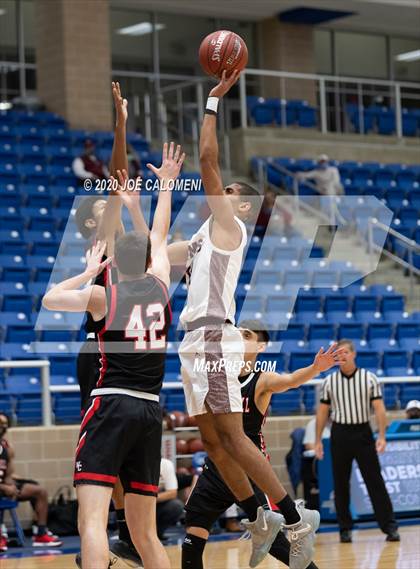 Thumbnail 2 in Marshall vs Churchill photogallery.