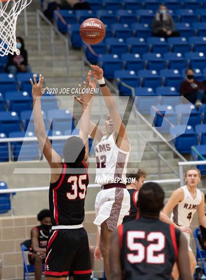 Thumbnail 3 in Marshall vs Churchill photogallery.