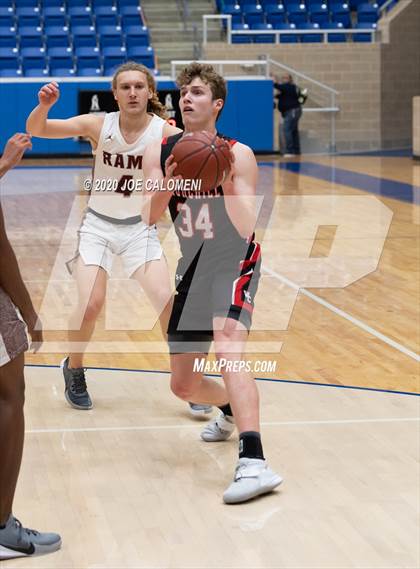 Thumbnail 3 in Marshall vs Churchill photogallery.